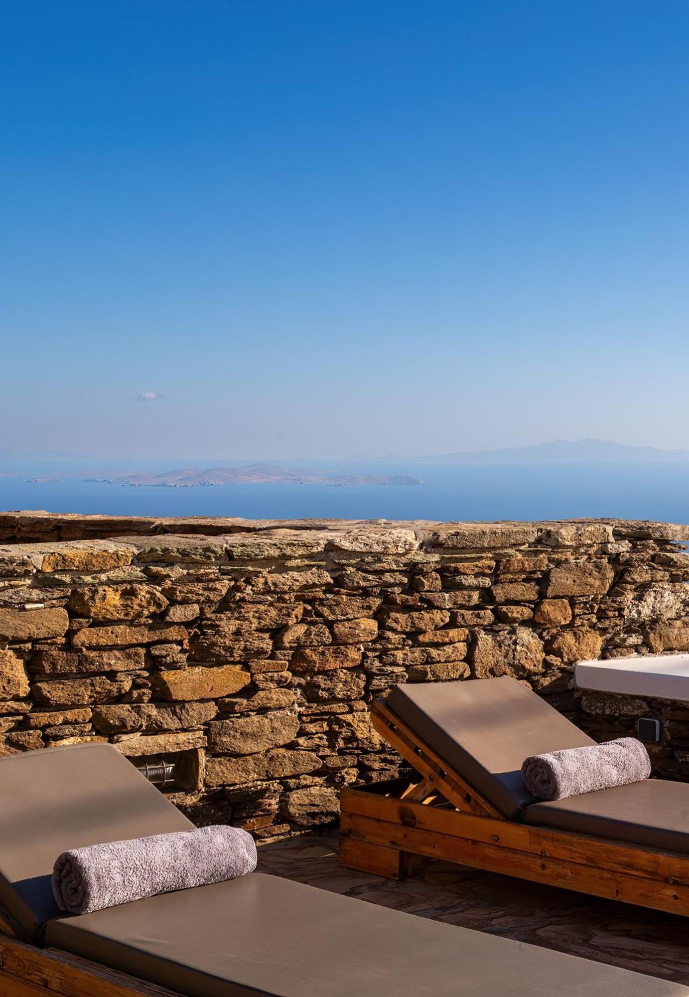 Leonora Tinos Villa *